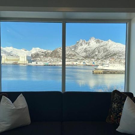 Sentrumsnaer Leilighet Med Utsikt Svolvær Exteriör bild